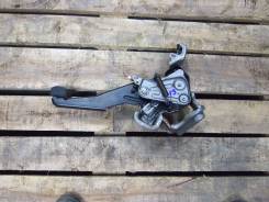 Педаль ручника. Toyota Harrier, ACU10, ACU10W, ACU15, ACU15W, MCU10, MCU10W, MCU15, MCU15W, SXU10, SXU10W, SXU15, SXU15W Toyota Kluger V, ACU20, ACU20...