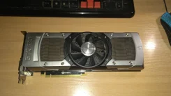 GeForce GTX 690 ����