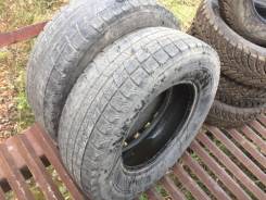 Bridgestone. Зимние, без шипов, 2012 год, 50 %, 2 шт