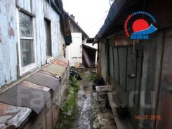 Продам часть дома на Эгершельде. Улица Сипягина 14, р-н Эгершельд, площадь дома 15 кв. м., электричество 10 кВт, отопление твердотопливное, от агентст...