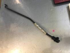 Упор капота. Toyota Wish, ZNE10, ZNE10G, ZNE14G, ANE11W, ANE10G Двигатели: 1ZZFE, 1AZFSE