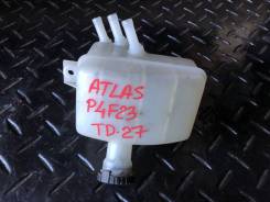 Бачок для тормозной жидкости. Nissan Atlas, P4F23