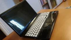Sony VAIO PCG-71211V. 15.6", 2,1����, ��� 4 ��, ���� 300���, WiFi: 1, Bluetooth: 1, ����������� �� 2��. ����