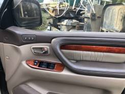 Обшивка двери. Toyota Land Cruiser Cygnus