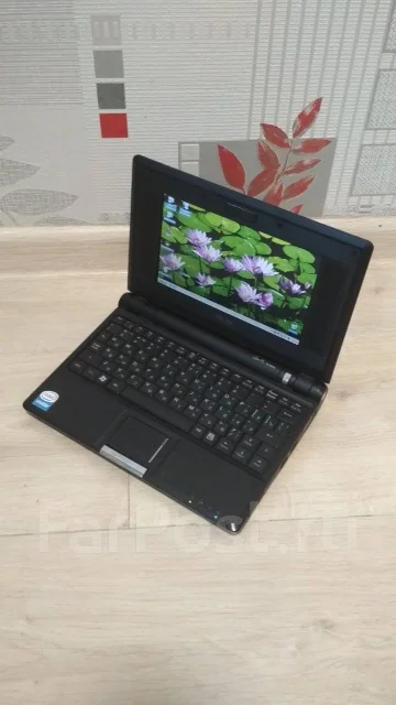 Asus Eee PC 701. 7", 1����, ��� 1024 ��, ���� 4���, WiFi: 1, Bluetooth: 1, ����������� �� 5��. ����