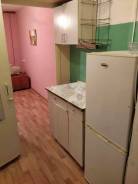 Гостинка, улица Надибаидзе 30. Чуркин, агентство, 18 кв. м. Кухня