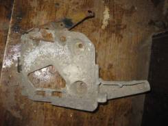 Крепление аккумулятора. Renault Scenic, JA, JA04, JA05, JA0B, JA0D, JA0N, JA0W, JA10, JA11, JA12, JA13, JA1A, JA1F, JA1H, JA1M, JA1R, JA1U Двигатели...