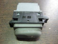 Кнопка стеклоподъемника. Renault Scenic Двигатели: E7J, F3R, F4P, F4R, F8Q, F9Q, K4J, K4M, K7M