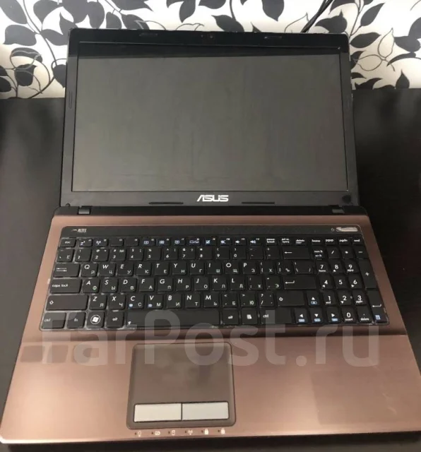 Asus K53S. 15.6", 2,5����, ��� 4 ��, ���� 500���, WiFi: 1, Bluetooth: 1 ����