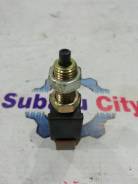 Концевик под педаль тормоза. Subaru: Pleo, Legacy, R2, Impreza, R1, Vivio, Domingo, Exiga, Stella, Forester Двигатели: EN07E, EN07S, EN07U, EN07W, EN0...