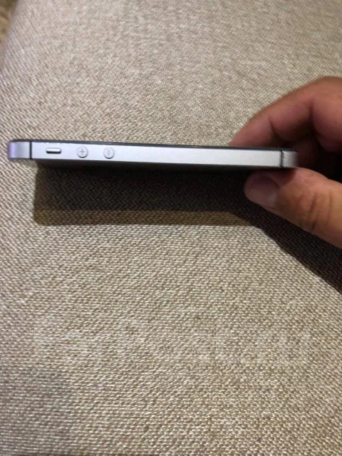Apple iPhone SE. �/�, �����������, 4G LTE ����