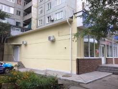 Сдается в аренду торговое помещение от собственника. 40 кв. м., улица Русская 59/4, р-н Вторая речка. Дом снаружи
