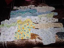 Продам распашонки, ползунки и чепчики