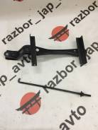 Крепление аккумулятора. Toyota Harrier, ACU30, ACU30W, GSU30, GSU30W, MCU30, MCU30W