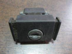 Замок бардачка. Volkswagen: Passat, Caddy, LT, Jetta, Golf, Scirocco, Polo Двигатели: 1V, 1W, 1Y, AAM, AAU, ABF, ABU, ABV, AEB, AEU, ANA, CK, CR, CY...