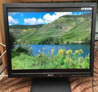 Acer. 17", технология ЖК (LCD)