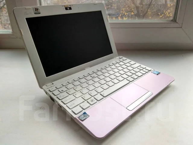 Asus Eee PC. 10.1", 1,7����, ��� 2048 ��, ���� 320���, WiFi: 1, Bluetooth: 1 ����
