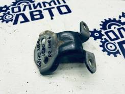 Петля задней правой двери нижняя Toyota Land Cruiser 80 68770-35010