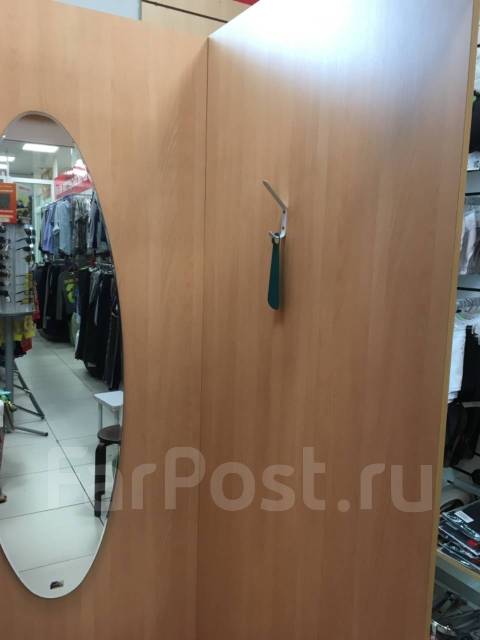 Примерочная двойная в комплекте со шторами, б/у, в наличии. Цена: 3 000 ...