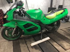 Suzuki RF 400R ����