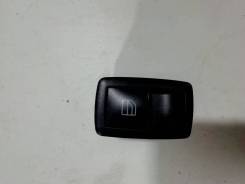 Кнопка стеклоподъемника. Mercedes-Benz: GL-Class, M-Class, B-Class, R-Class, A-Class Двигатели: M273E46, M273E55, OM629, OM642, M113E50, M156E63, M272...