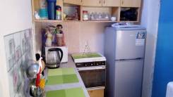 Гостинка, улица Корнилова 9. Столетие, агентство, 24 кв. м.