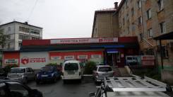 Магазин в г. Находка. 410 кв. м., улица Постышева 27, р-н между магазинами "Счастливое детство" и "Шаром покати". Дом снаружи