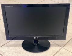 LG. 20", технология ЖК (LCD)