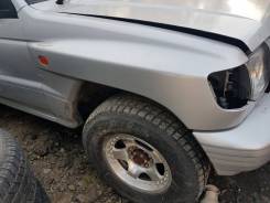 Крыло. Mitsubishi Pajero