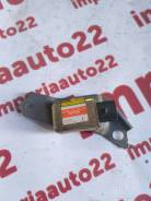 Датчик airbag. Toyota Harrier, ACU30, ACU35, MCU30, MCU31, MCU35, MCU36, ACU30W, ACU35W, MCU30W, MCU31W, MCU35W, MCU36W Toyota Kluger V, ACU20, ACU25...
