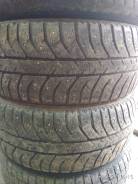 Bridgestone Ice Cruiser 7000. Зимние, шипованные, 2011 год, 50 %, 2 шт