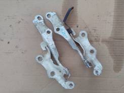 Крепление капота. Toyota: Allex, WiLL VS, Corolla Axio, Matrix, Corolla Fielder, Corolla, Corolla Runx Двигатели: 1NZFE, 1ZZFE, 2ZZGE, 2C, 2NZFE, 3ZZF...