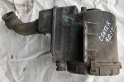 Корпус воздушного фильтра. Mitsubishi Fuso Canter