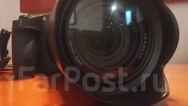 Sony Cyber-shot DSC-RX10 III ����