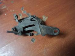 Крепление генератора. Mitsubishi: Lancer Cedia, Aspire, Lancer, Mirage, Carisma, Emeraude, Dion, FTO, Dingo, RVR, Mirage Dingo, Space Star, Pajero, Le...