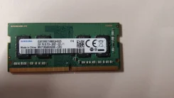 SO-DIMM DDR4.