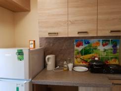 Гостинка, улица Морозова 7. Эгершельд, 18 кв. м. Кухня