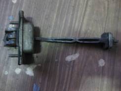 Ограничитель двери. Ford Focus, CAK