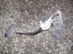 Педаль тормоза. Nissan Maxima, A33 Nissan Cefiro, A33
