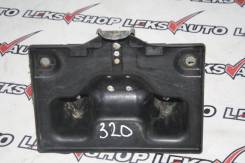 Крепление аккумулятора. Nissan Skyline, CPV35, HV35, NV35, PV35, V35 Nissan Fairlady Z, HZ33, Z33 Nissan Stagea, HM35, M35, NM35, PM35, PNM35 Двигател...