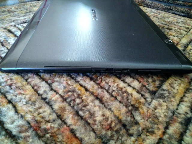 Lenovo IdeaTab S6000 ����