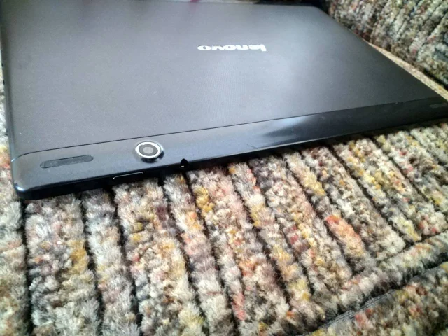Lenovo IdeaTab S6000 ����