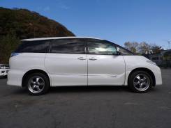 Toyota Estima Hybrid. С водителем