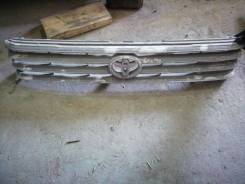 Решетка радиатора. Toyota Hiace Regius, KCH40G