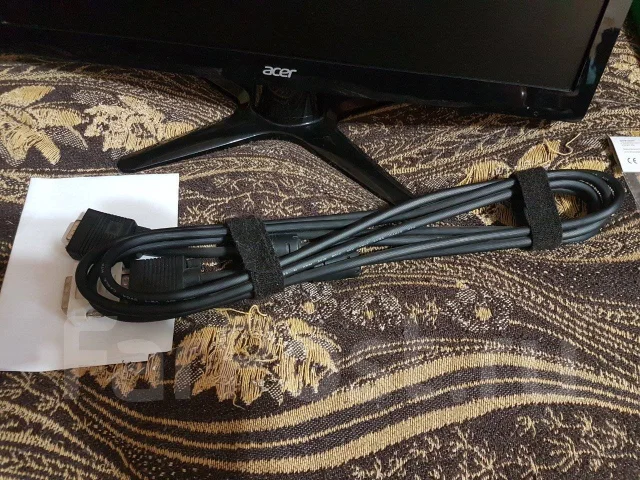 Acer. 20" ����