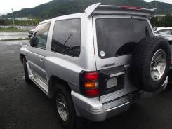 Крепление двери багажника. Mitsubishi Pajero, V26W, V26WG, V46W, V46WG Двигатели: 4M40, 4M40T