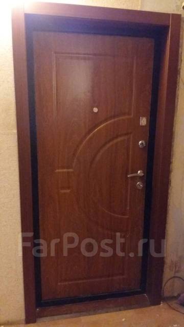 Отделка входных металлических железных дверей и откосов во Владивостоке