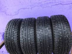 Kumho I'Zen KW22. Зимние, шипованные, 2016 год, 10 %, 4 шт