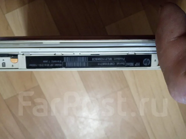 HP Mini 210-1099er Vivienne Tam Edition. 10", 1,7����, ��� 2048 ��, WiFi: 1 ����
