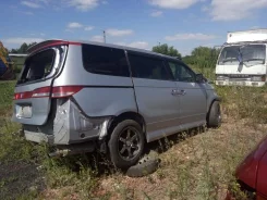 Honda Elysion. RR1, KB24 ����